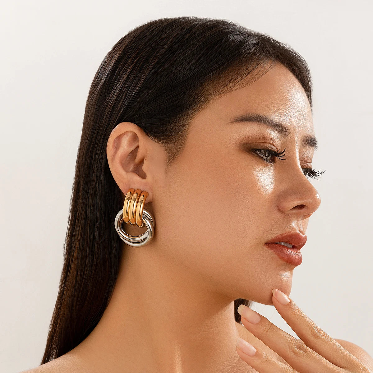 Mellosa Stud Earrings